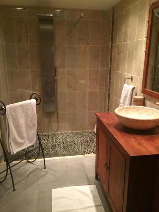 Appartement Sur La Colline Avec Acces Piscine Volx Buitenkant foto