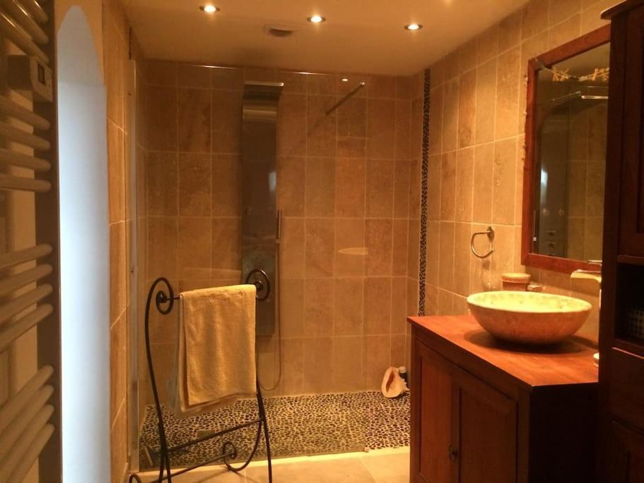 Appartement Sur La Colline Avec Acces Piscine Volx Buitenkant foto
